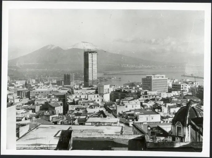 Napoli Grattacielo sul golfo 1958 Ft 3145 - Farabola Stampa ai sali d'argento (anni 90)