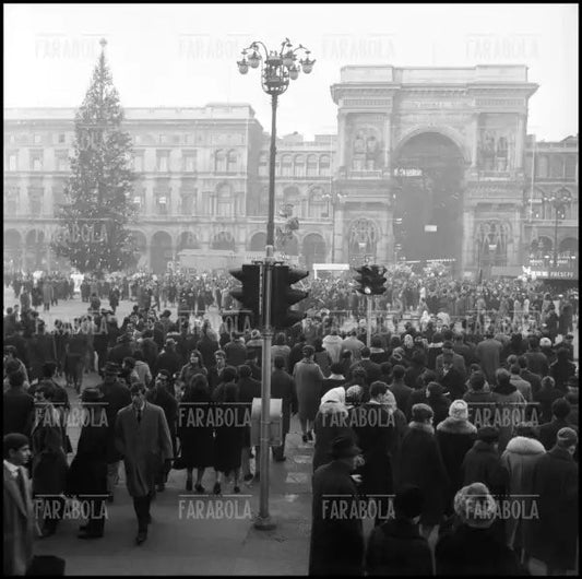 Natale in piazza Duomo, 1962 - Farabola Immagine digitale