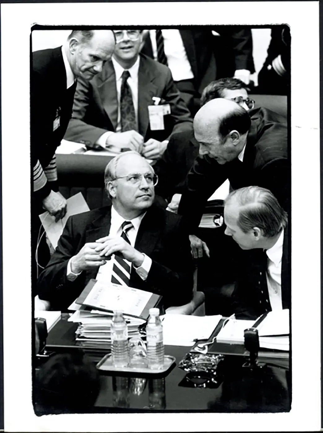 NATO Dick Cheney e Manfred Wörner 1991 Ft 5787 - Stampa 24x18 cm - Farabola Stampa ai sali d'argento