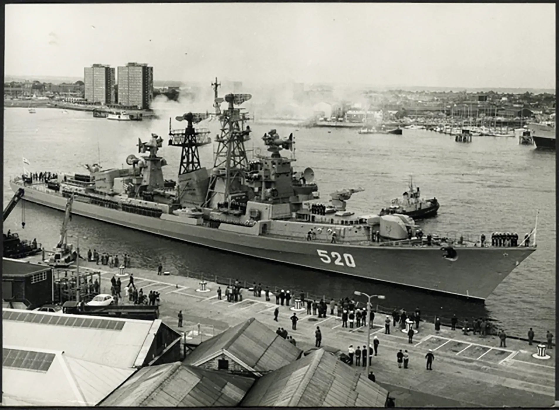 Nave da guerra russa Obraztsovy 1976 Ft 36938 - Stampa 20x15 cm - Farabola Stampa ai sali d'argento