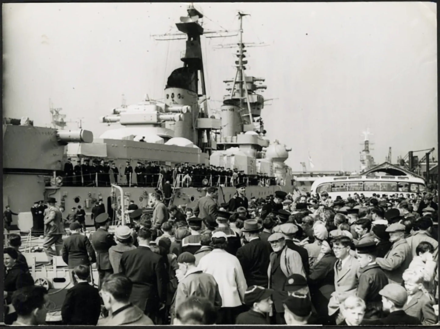 Nave russa a Portsmouth 1956 Ft 36957 - Stampa 20x15 cm - Farabola Stampa ai sali d'argento