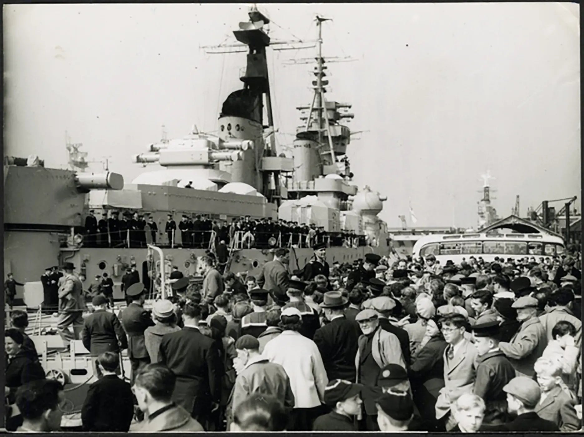 Nave russa a Portsmouth 1956 Ft 36957 - Stampa 20x15 cm - Farabola Stampa ai sali d'argento