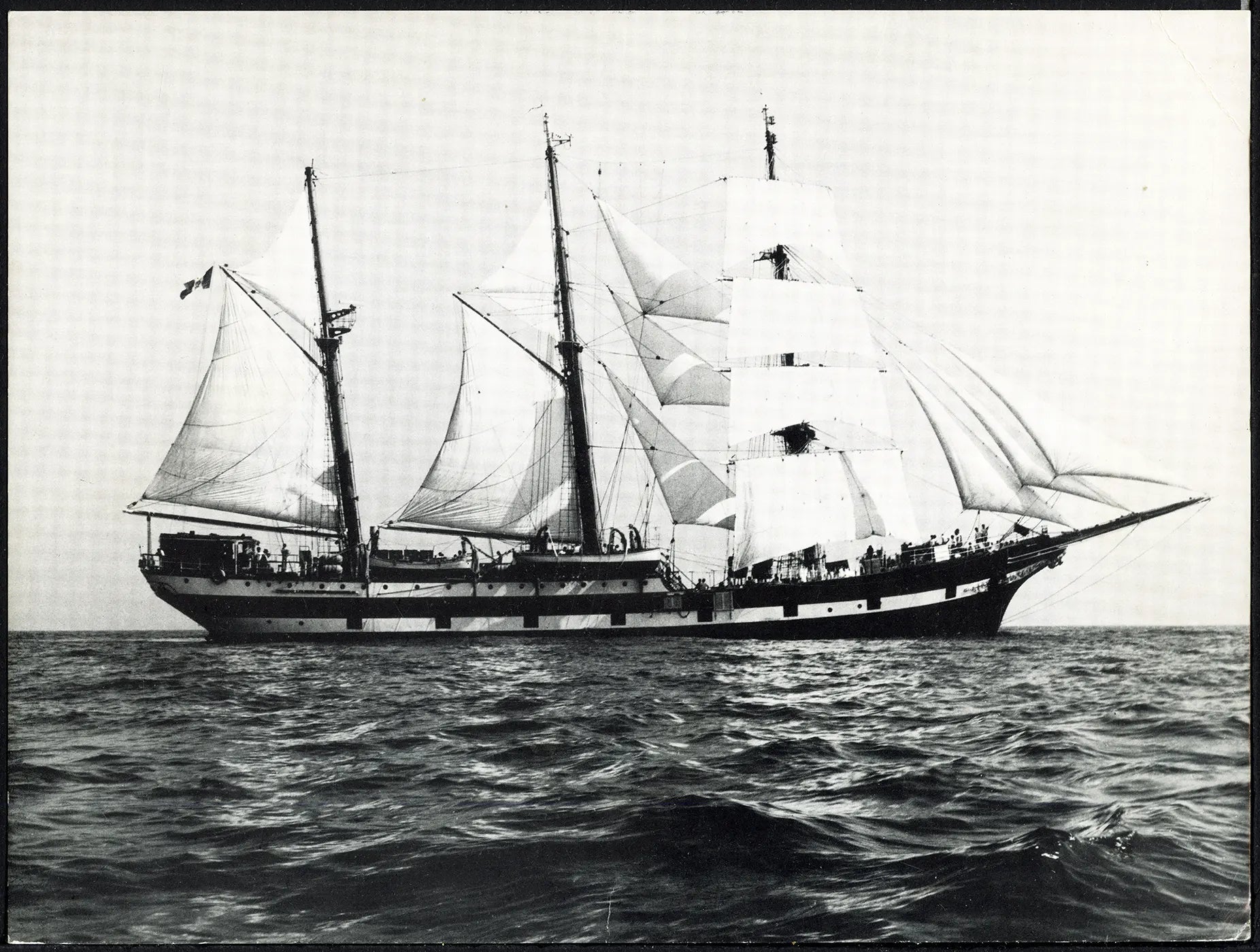 Nave - scuola Palinuro anni 70 Ft 36230 - Stampa 24x18 cm - Farabola breadcrumbs : fotografie - vintage; foto - vintage - trasporti
