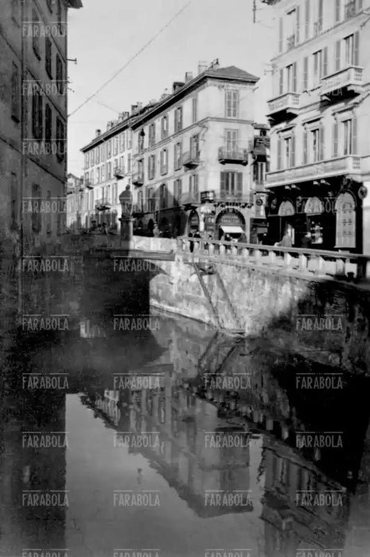Naviglio in Porta Romana, Milano, 1920 - Farabola Immagine digitale