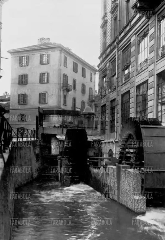 Naviglio in via Mulino delle Armi, Milano, 1920 - Farabola Immagine digitale