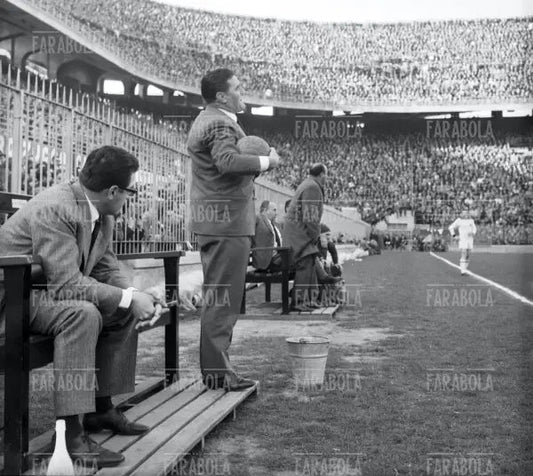 Nereo Rocco in panchina, Milan vs Torino, 1962 - Farabola Immagine digitale