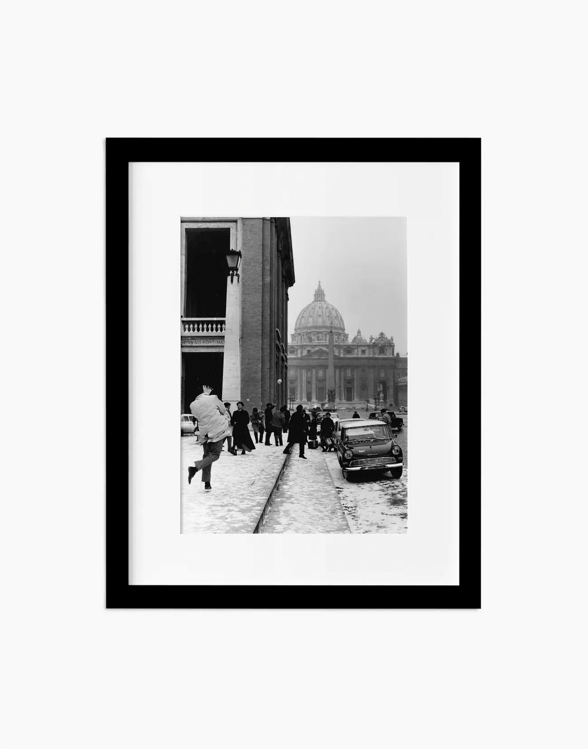 Neve a San Pietro, Roma 1963 — stampa fine art con cornice nera