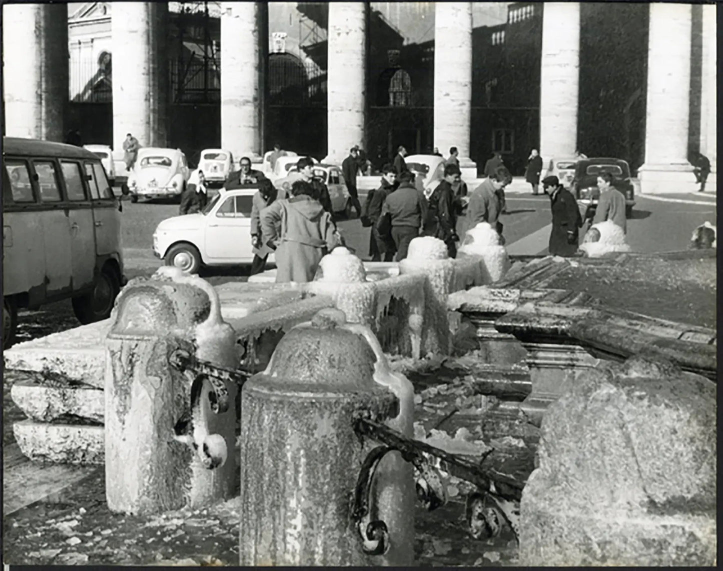 Neve in Piazza San Pietro Roma anni 70 Ft 5019 - Stampa 21x27 cm - Farabola Stampa ai sali d'argento