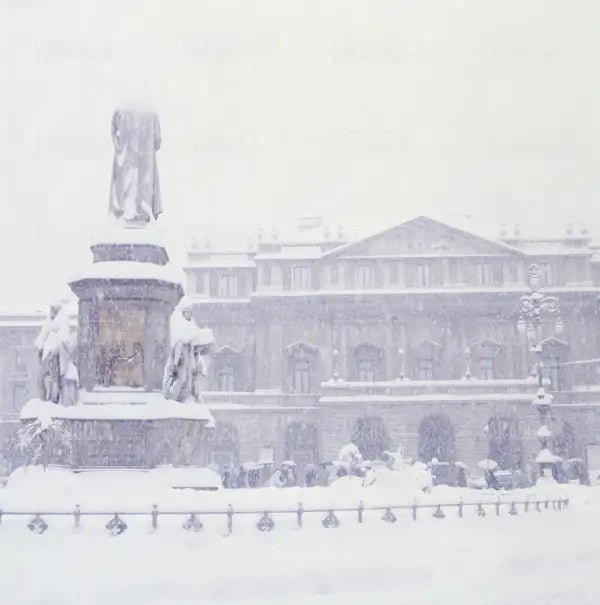 Nevicata a Milano, piazza della Scala, 1985 - Farabola Immagine digitale