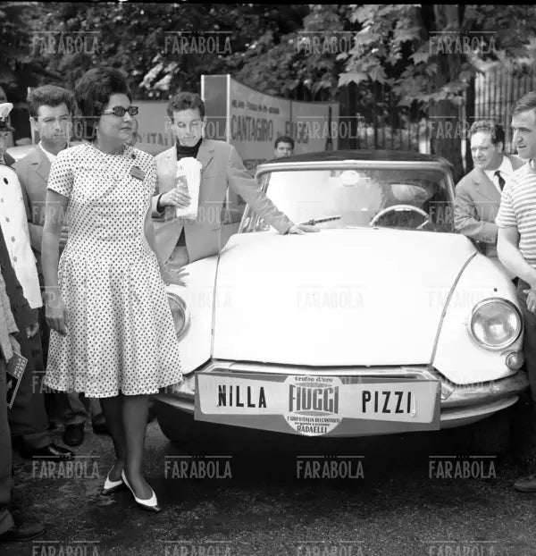 Nilla Pizzi, Cantagiro, 1962 - Farabola Immagine digitale