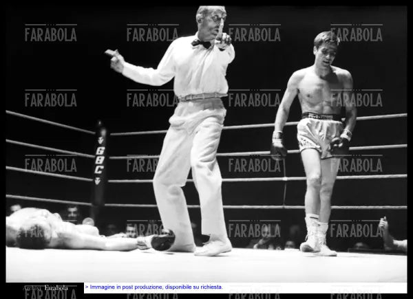 Nino Benvenuti vs Sandro Mazzinghi, Titolo Mondiale pesi medi junior, 1965 - Farabola Immagine digitale