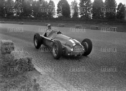 Nino Farina al Gp di Monza, 1950 - Farabola Immagine digitale