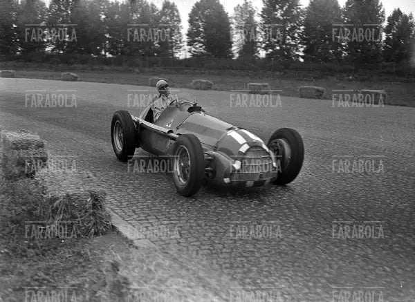 Nino Farina al Gp di Monza, 1950 - Farabola Immagine digitale