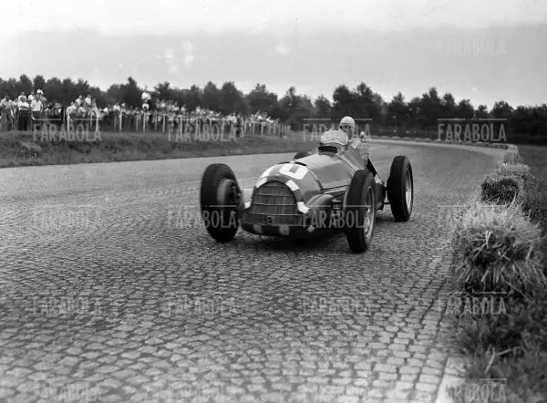 Nino Farina al Gp di Monza, 1950 - Farabola Immagine digitale