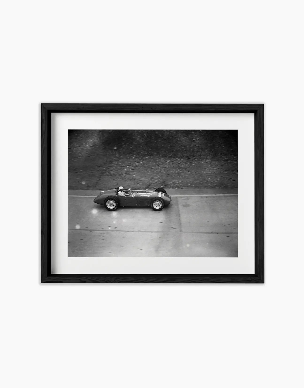 Nino Farina su Ferrari, 500 Miglia di Indianapolis 1956 - Farabola Fotografia