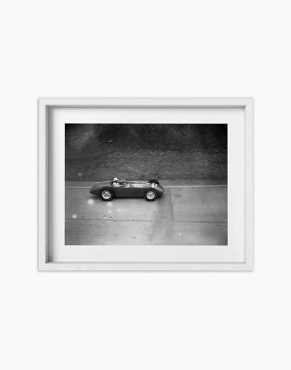 Nino Farina su Ferrari, 500 Miglia di Indianapolis 1956 - Farabola Fotografia