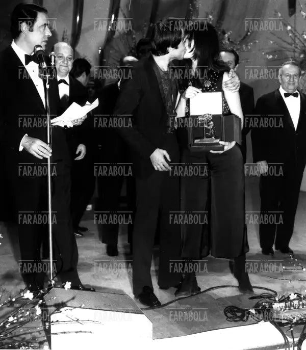 Nuccio Costa, Adriano Celentano e Claudia Mori, Festival di Sanremo, 1970 - Farabola Immagine digitale