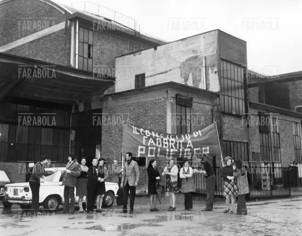 Occupazione della Polifiber da parte degli operai, Milano, 1975 - Farabola Immagine digitale