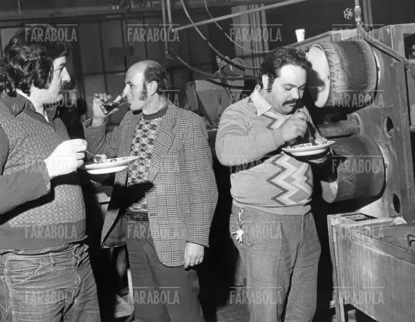 Occupazione della Polifiber da parte degli operai, Milano, 1975 - Farabola Immagine digitale