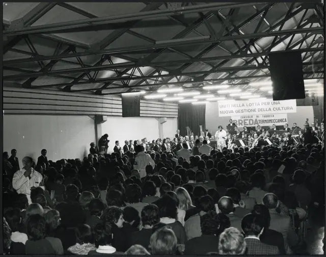 Orchestra della Scala in fabbrica 1974 Ft 35985 - Stampa 21x27 cm - Farabola stampa ai sali d'argento