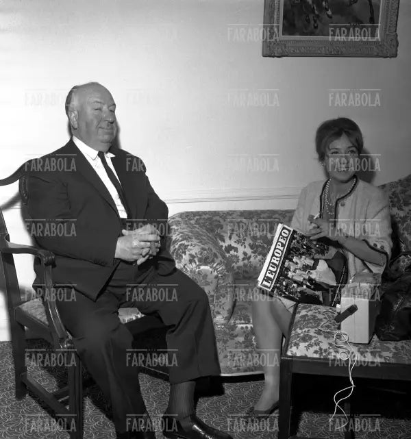 Oriana Fallaci e Alfred Hitchcock, Cannes, 1963 - Farabola Immagine digitale