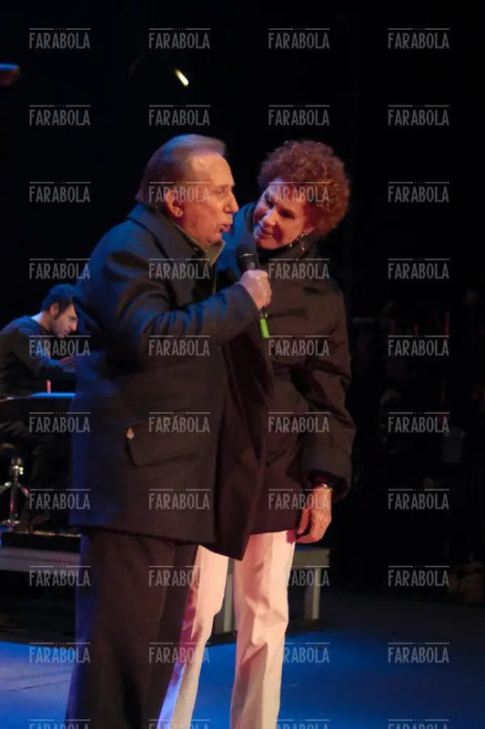 Ornella Vanoni e Mike Bongiorno, La città per cantare, Milano, 2003 - Farabola Immagine digitale