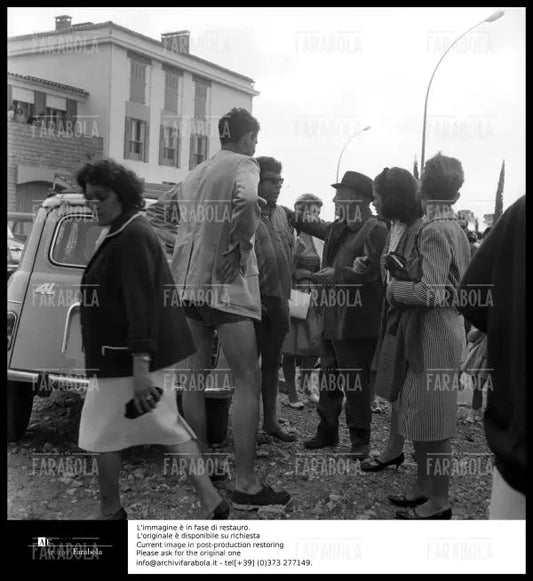 Pablo Picasso con la moglie Jacqueline Roque, Frejus, 1963 - Farabola Immagine digitale