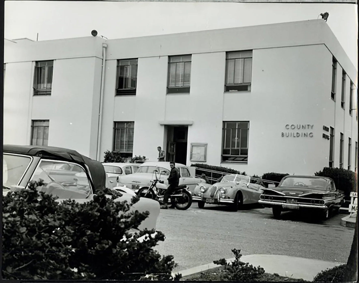 Palazzo di Giustizia a Santa Monica anni 60 Ft 37983 - Stampa 24x30cm - Farabola Stampa ai sali d'argento