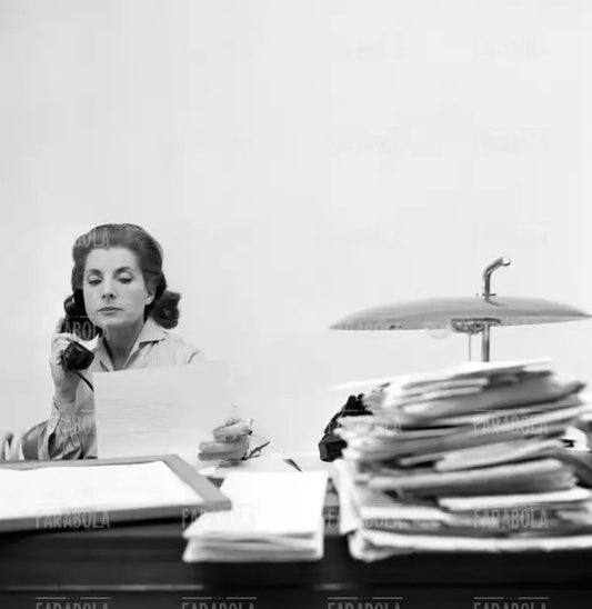 Palma Bucarelli nel suo ufficio, Roma, 1959 - Farabola Immagine digitale