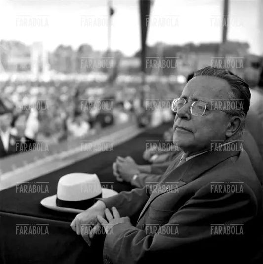 Palmiro Togliatti alla Festa de l'Unità al Parco di Lambro, Milano, 1958 - Farabola Immagine digitale