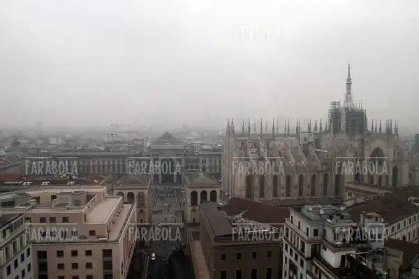 Panoramica di Piazza del Duomo, Milano, 2017 - Farabola Immagine digitale