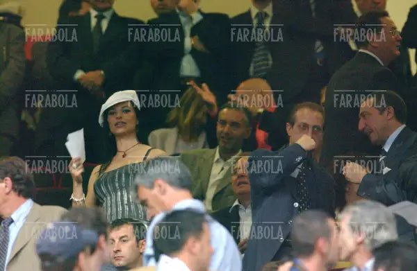 Paolo Berlusconi e Natalia Estrada, Milan vs Inter, 2003 - Farabola Immagine digitale