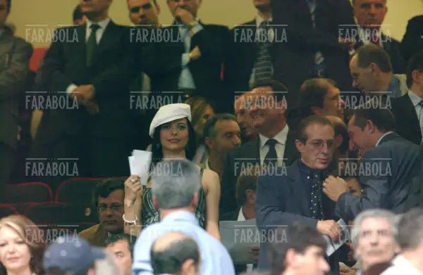 Paolo Berlusconi e Natalia Estrada, Milan vs Inter, 2003 - Farabola Immagine digitale