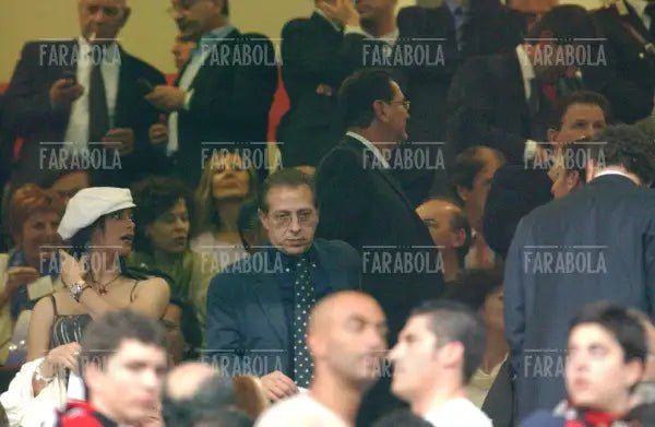 Paolo Berlusconi e Natalia Estrada, Milan vs Inter, 2003 - Farabola Immagine digitale