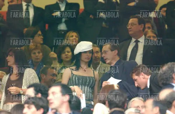 Paolo Berlusconi e Natalia Estrada, Milan vs Inter, 2003 - Farabola Immagine digitale