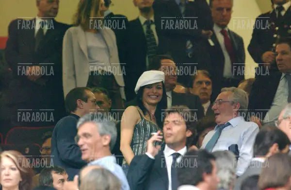 Paolo Berlusconi, Natalia Estrada e Candido Cannavò, Milan vs Inter, 2003 - Farabola Immagine digitale