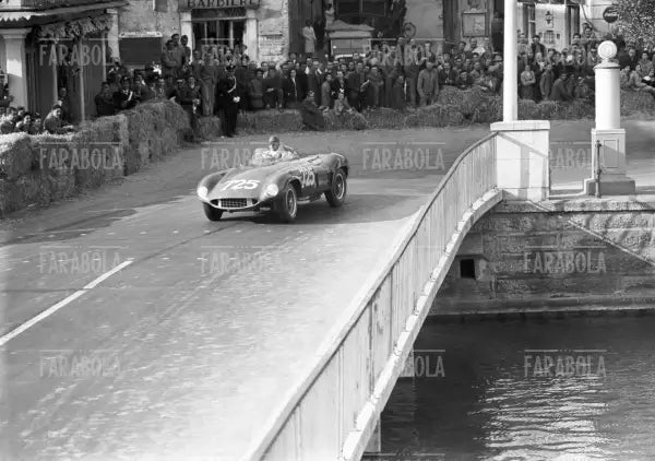 Paolo Marzotto su Ferrari 118 LM, Mille Miglia, 1955 - Farabola Immagine digitale