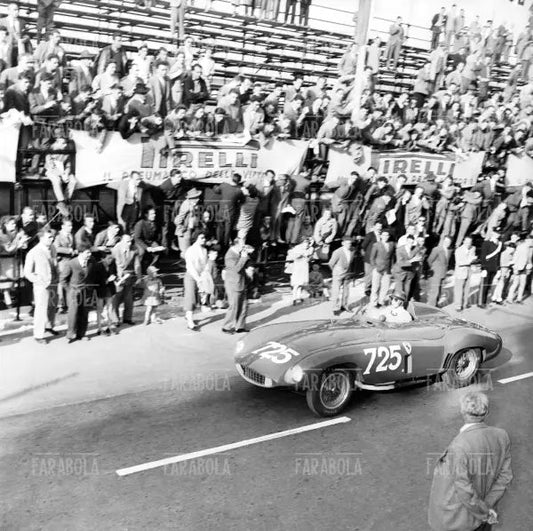 Paolo Marzotto su Ferrari 118 LM, Mille Miglia, 1955 - Farabola Immagine digitale