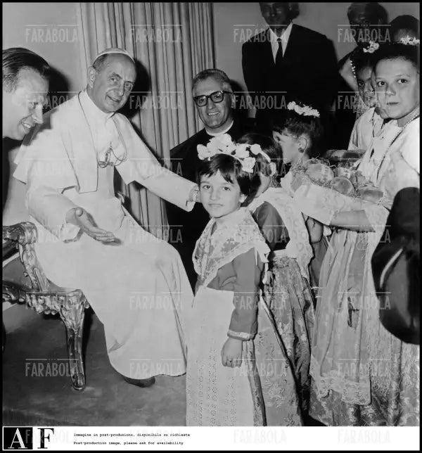 Papa Paolo VI alla Sagra delle Pesche, Roma, 1966 - Farabola Immagine digitale