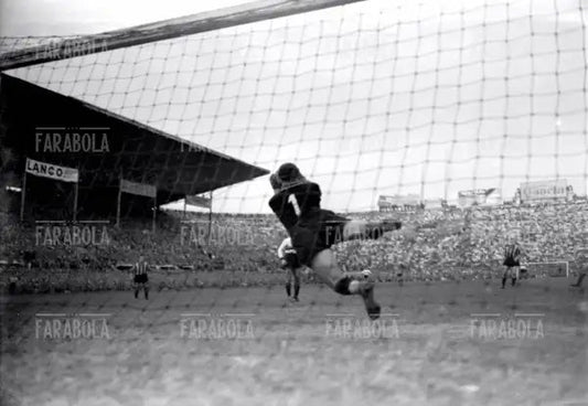 Parata di Franzosi, Inter vs Atalanta, 1949 - Farabola Immagine digitale