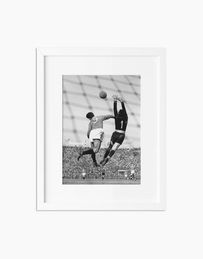 Parata di Puccioni, Inter-Napoli 1952 — stampa fine art con cornice bianca
