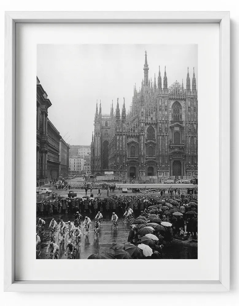 Partenza del Giro d'Italia, Milano 1962 - Farabola Fotografia