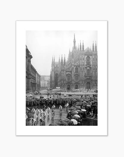 Partenza del Giro d'Italia, Milano 1962 - Farabola Fotografia