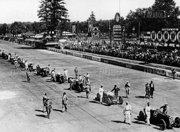Partenza del Gp di Monza, 1933 - Farabola Immagine digitale