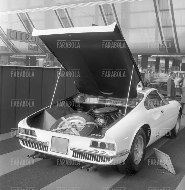 Particolare della Ferrari 365P Speciale, Salone dell'Auto di Parigi, 1966 - Farabola Immagine digitale