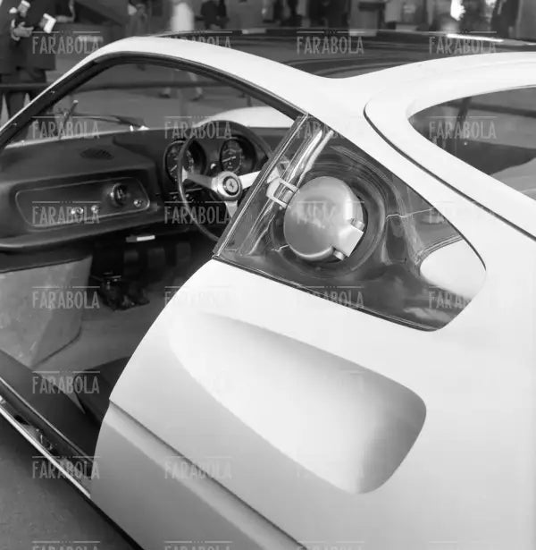Particolare della Ferrari 365P Speciale, Salone dell'Auto di Parigi, 1966 - Farabola Immagine digitale