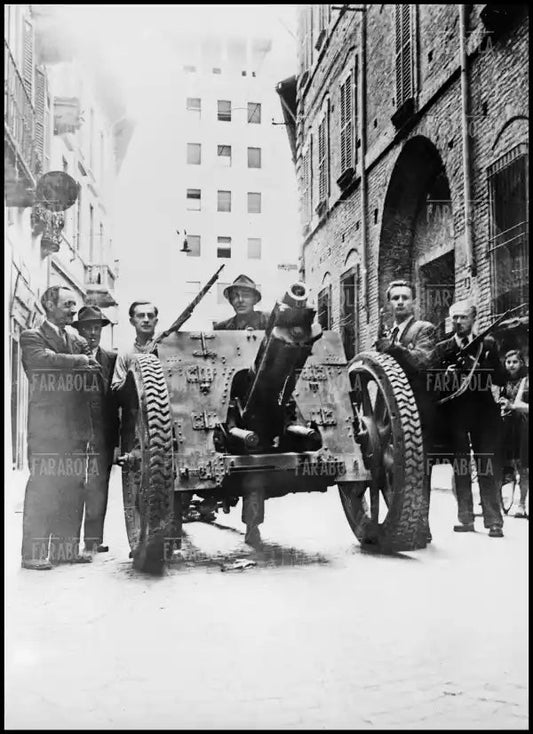 Partigiani a Milano, 1945 - Farabola Immagine digitale