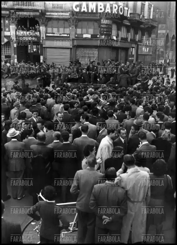 Partigiani a Milano, 1945 - Farabola Immagine digitale