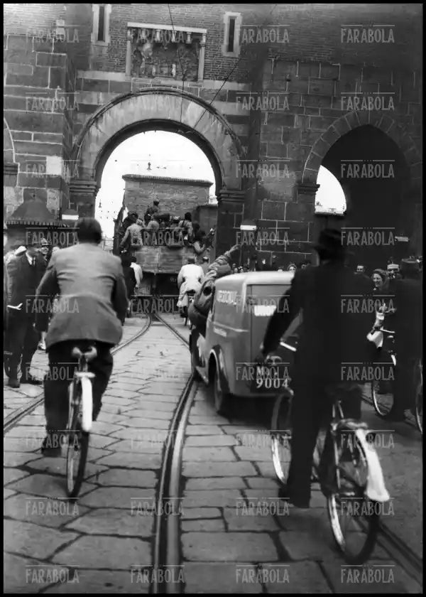 Partigiani a Milano, 1945 - Farabola Immagine digitale
