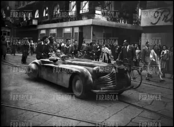 Partigiani a Milano, 1945 - Farabola Immagine digitale